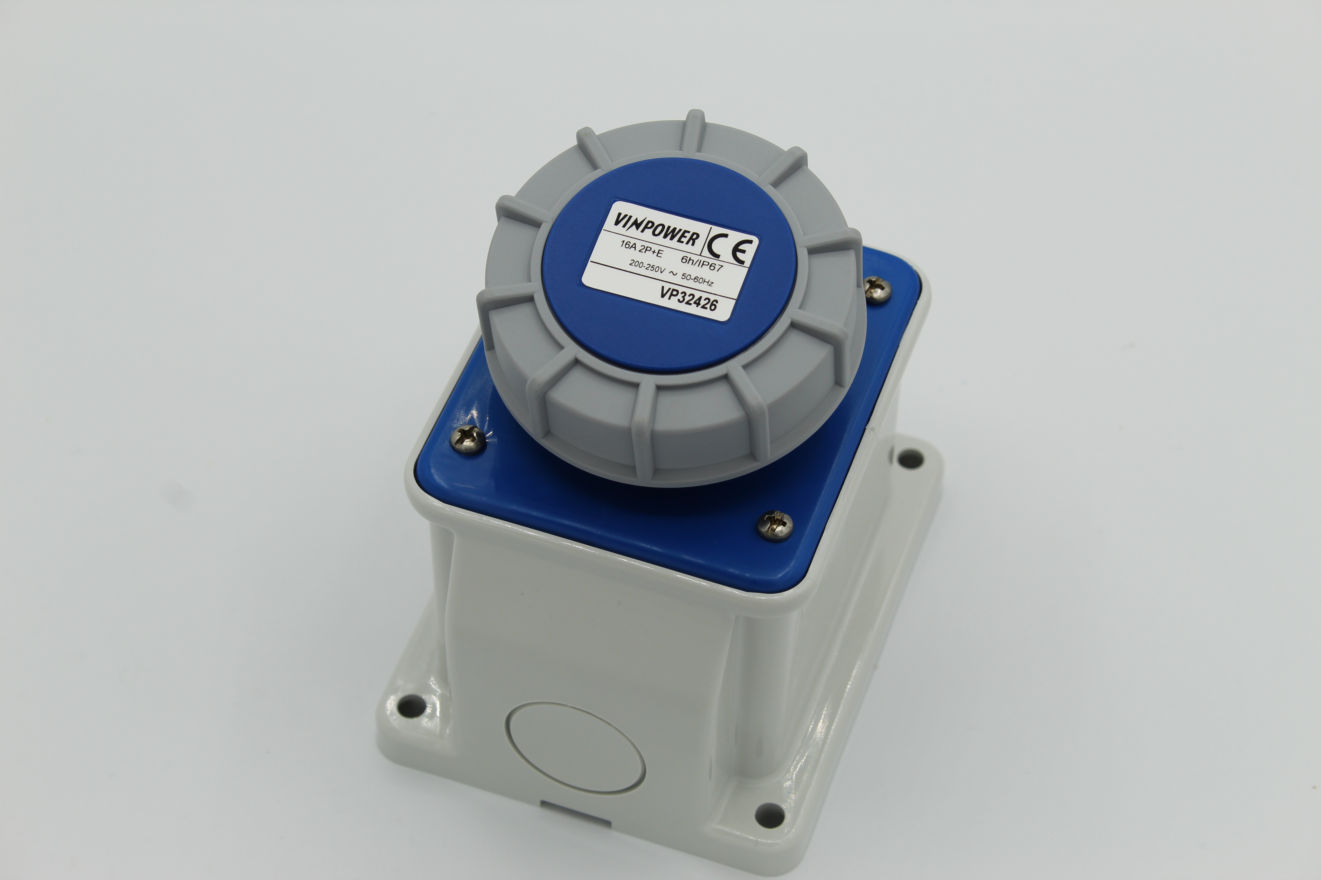 VP32426 - 16A 3P 220V